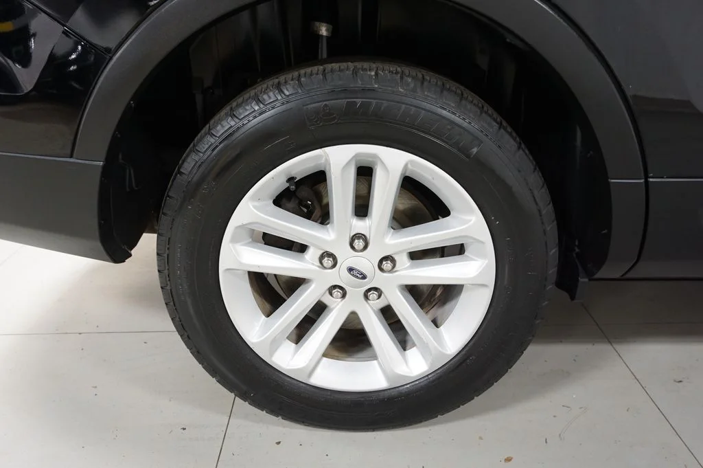 Used 2016 Shadow Black Ford Base image 41