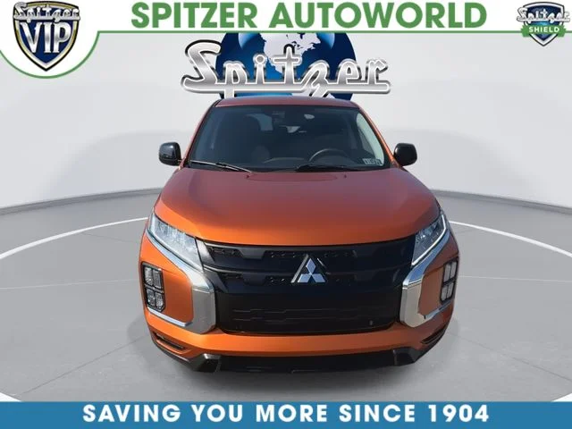 Used 2022  Mitsubishi  image 3