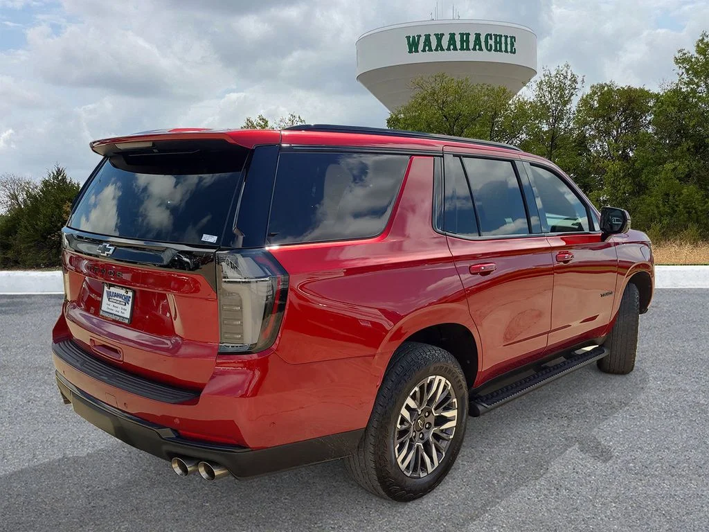Used 2025 Red Chevrolet Z71 image 5