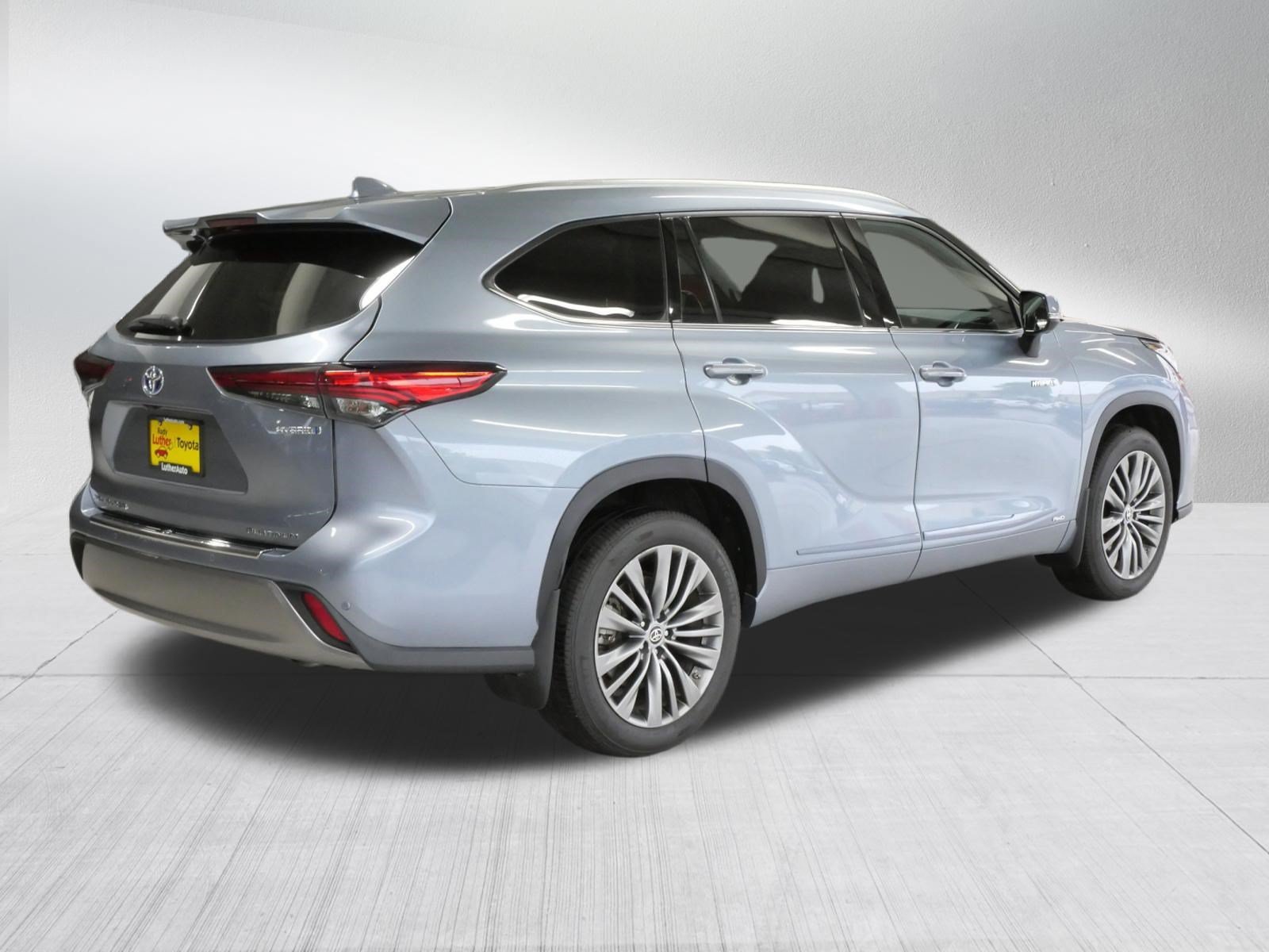 Certified Used 2020 Moon Dust Toyota Hybrid Platinum image 8