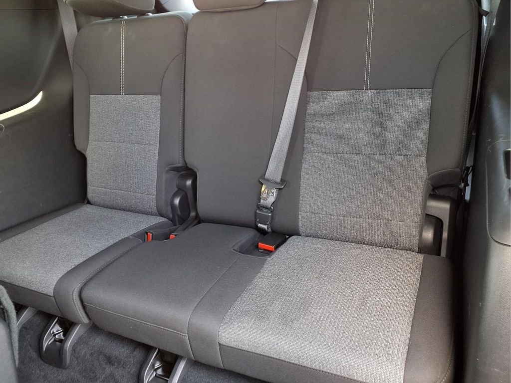 Used 2025 Summit White GMC Elevation image 23