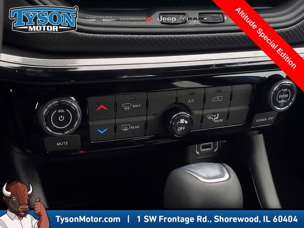New 2026 Hydro Blue Pearlcoat Jeep Latitude image 29