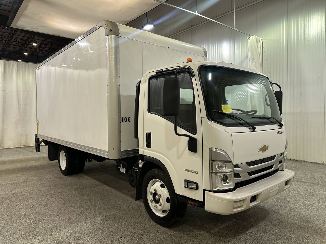 2024 Chevrolet Low Cab Forward Base