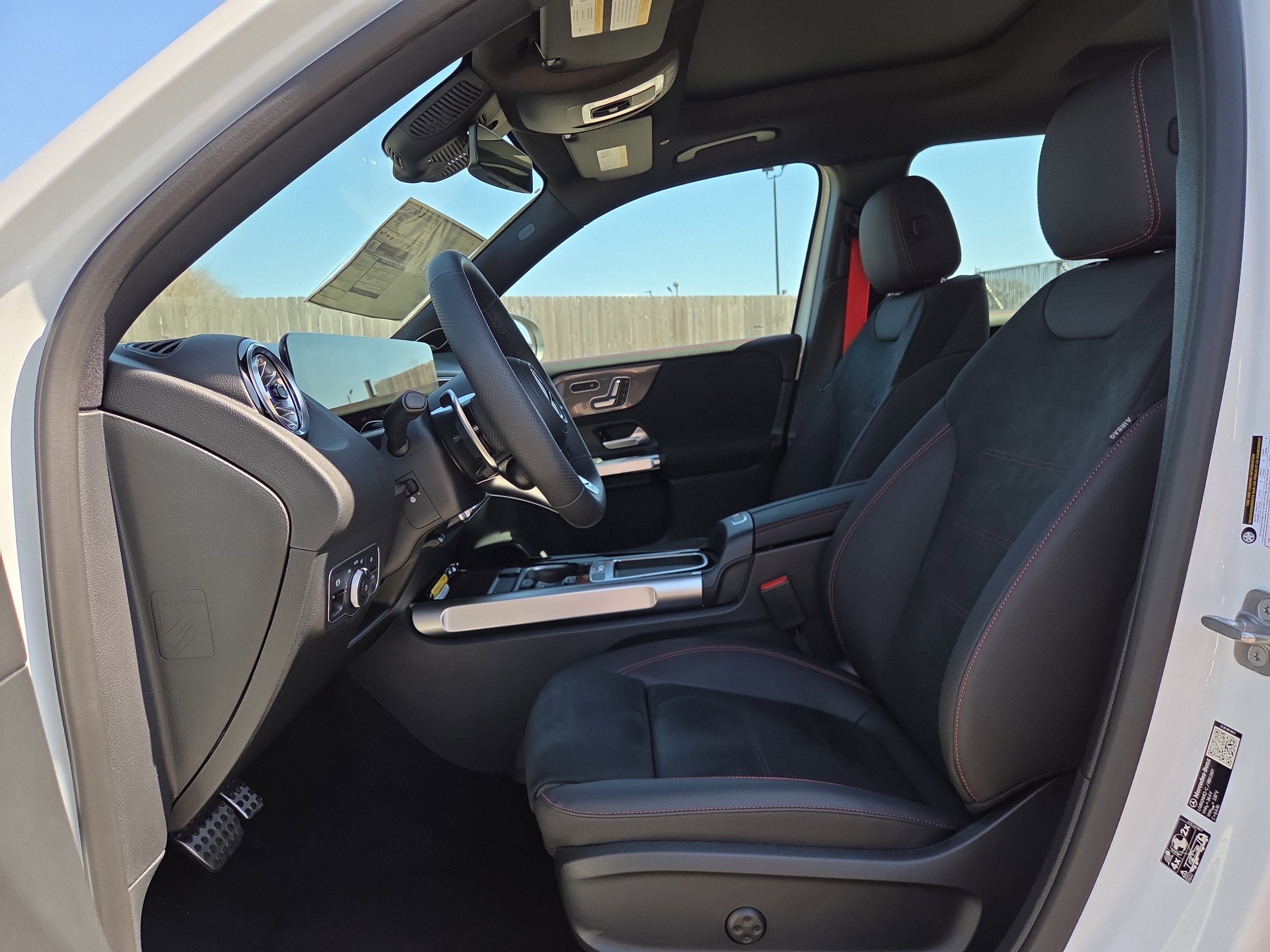 New 2026 Polar White Mercedes-Benz GLB 35 AMG® image 41