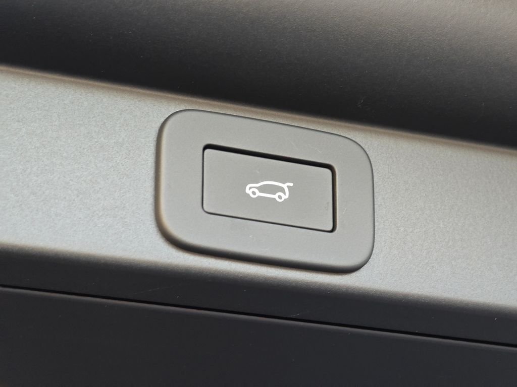 2025 Land Rover Range Rover SE - Photo 19