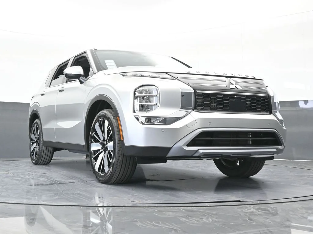 New 2026 Silver Alloy Mitsubishi SE image 64