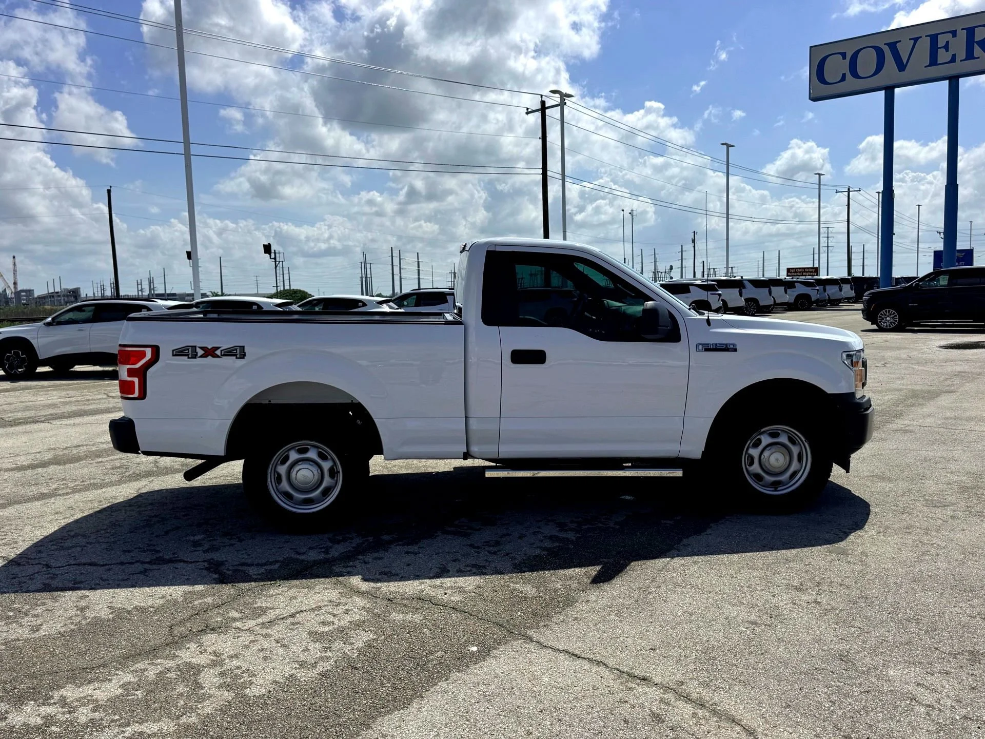 Used 2018  Ford XL image 5