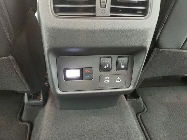 New 2026 Gray Nissan Platinum image 36