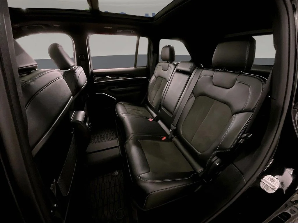 Used 2023 Black Jeep Trailhawk 4xe image 30