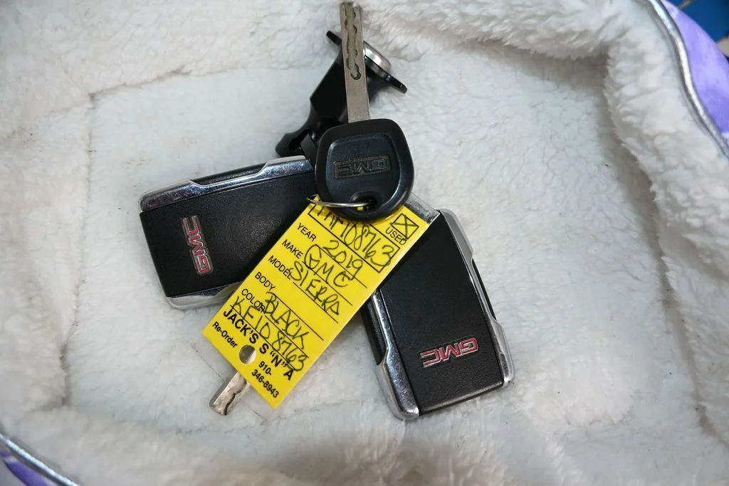 Used 2019 Black GMC Denali image 21