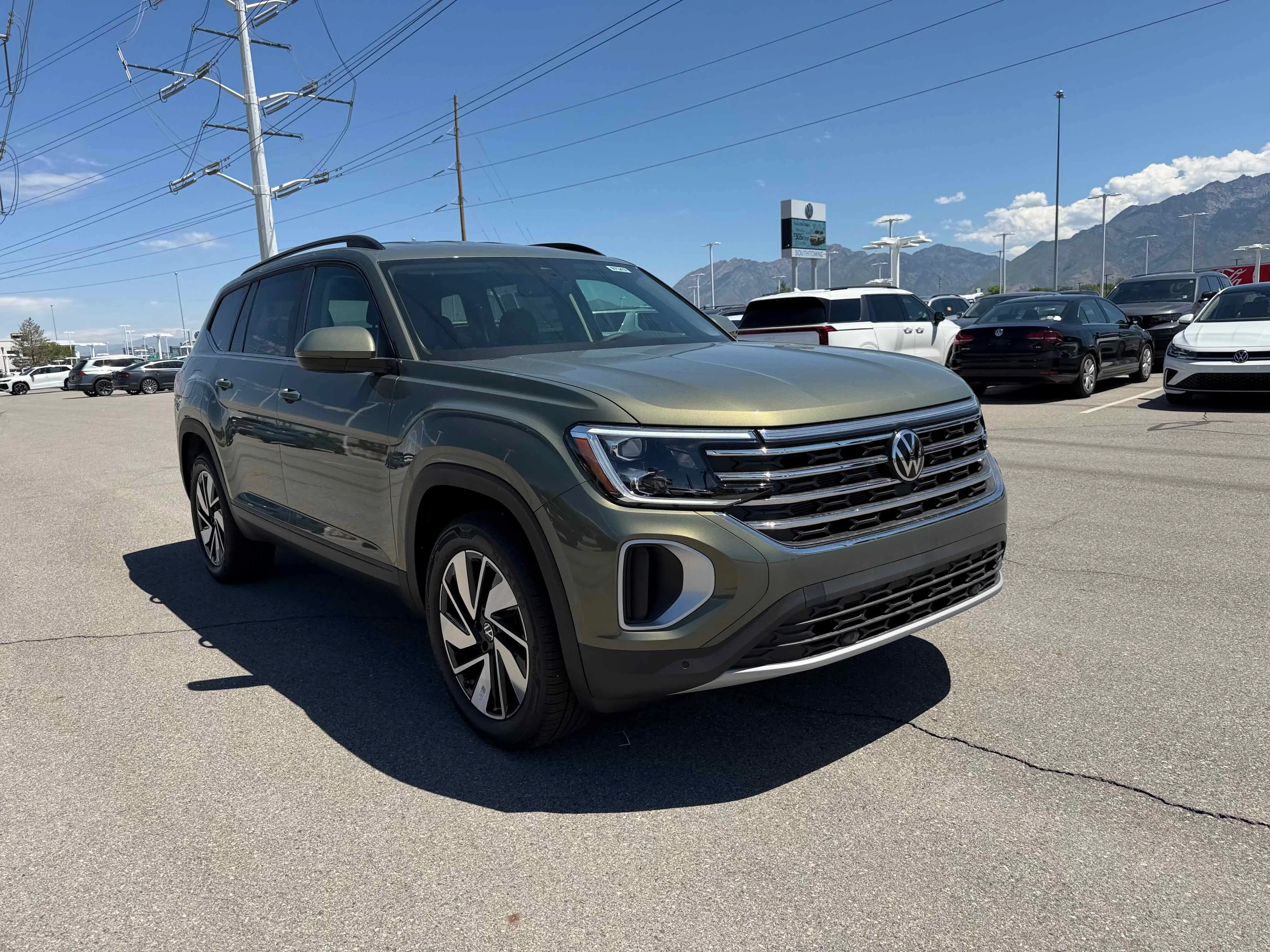 New 2026 Green Volkswagen 2.0T SE w/Technology image 8