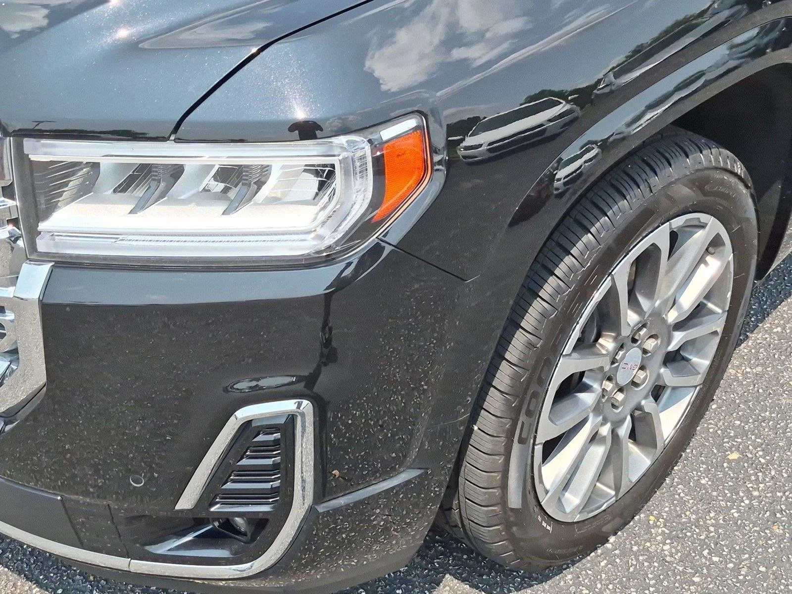 Used 2023 Ebony Twilight Metallic GMC Denali image 9