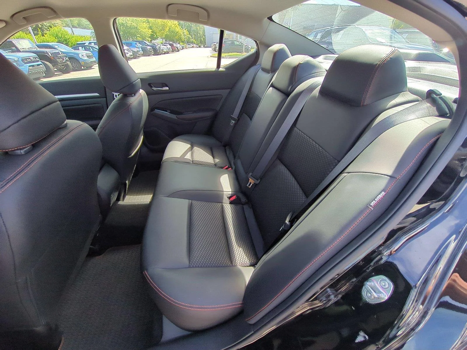 Used 2025 Super Black Nissan SR image 30