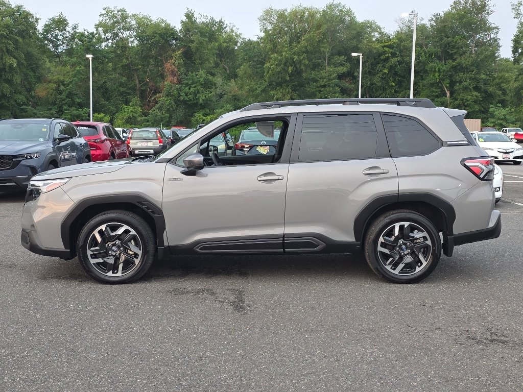 Used 2025 River Rock Pearl Subaru Limited image 12