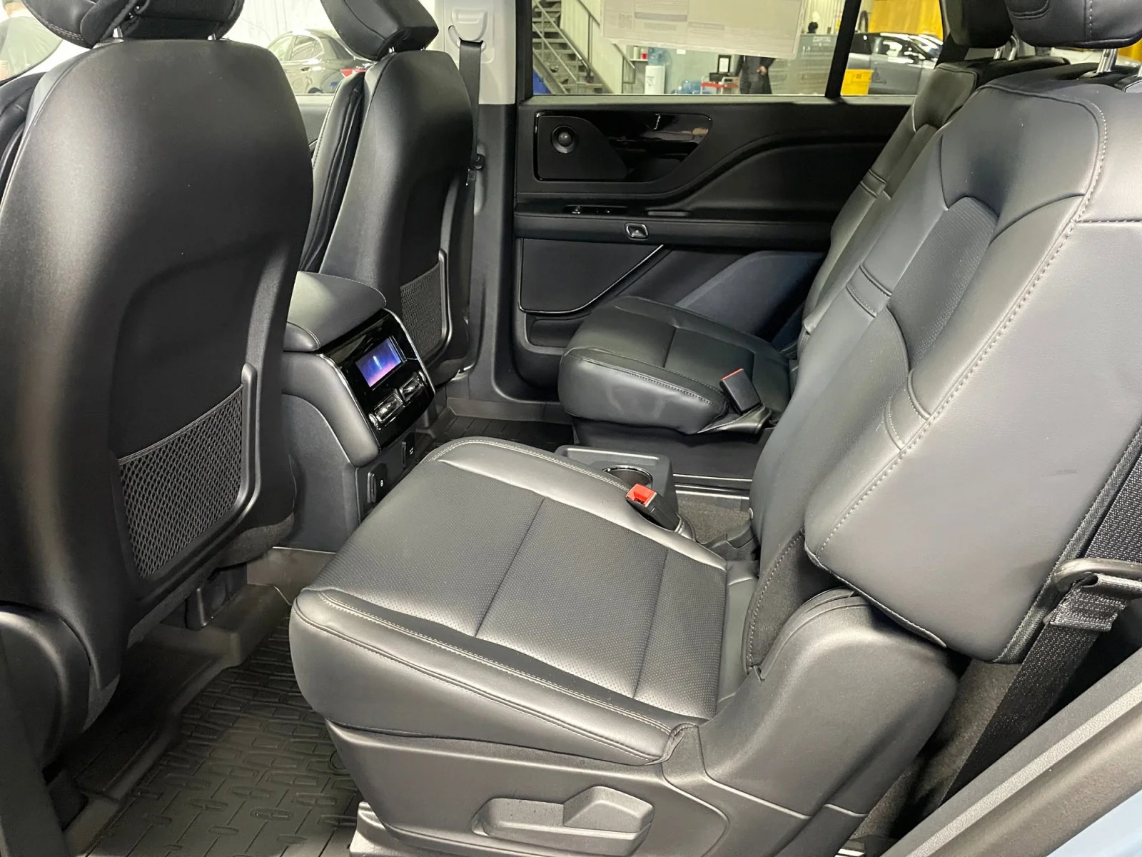 New 2026 Whisper Blue Metallic Clearcoat Lincoln Premiere image 18