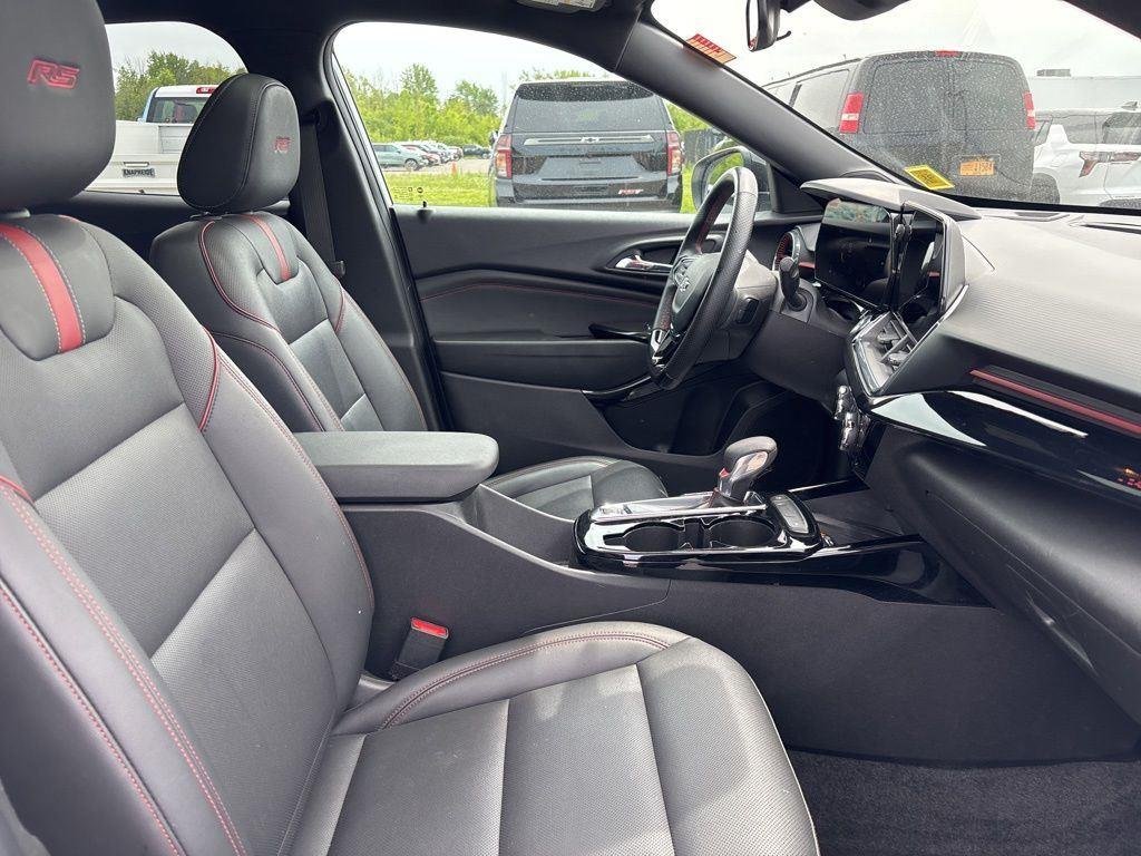 Used 2024 Summit White Chevrolet 2RS image 34