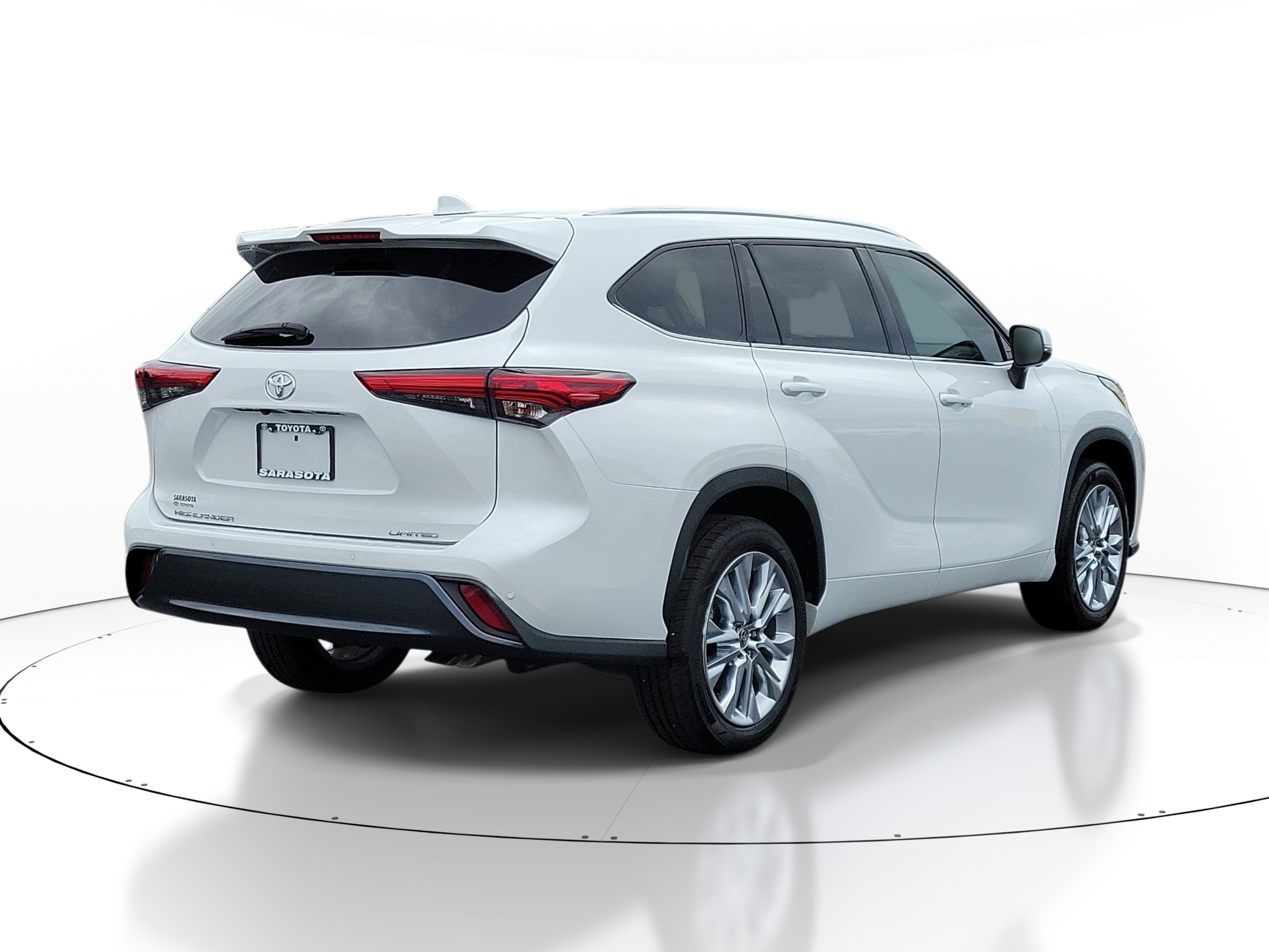 Used 2023 Wind Chill Pearl Toyota0 Limited image 5