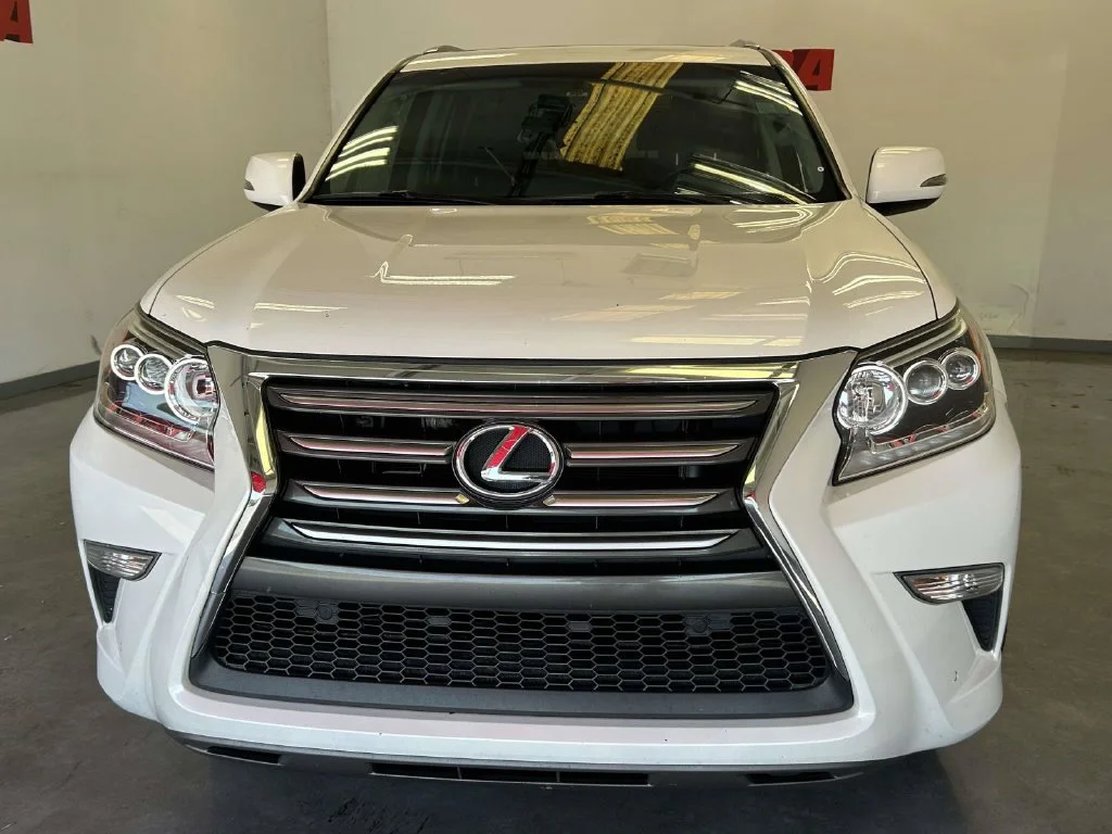 Used 2018 White Lexus 460 image 7