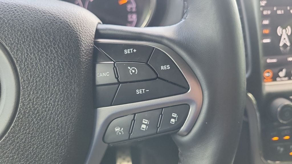 Used 2018 Black Jeep Overland image 21
