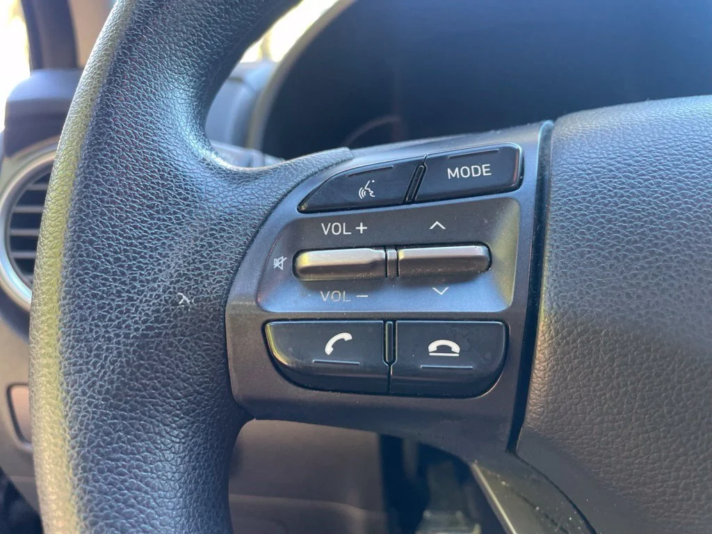 Used 2021 Thunder Gray Hyundai SE image 12