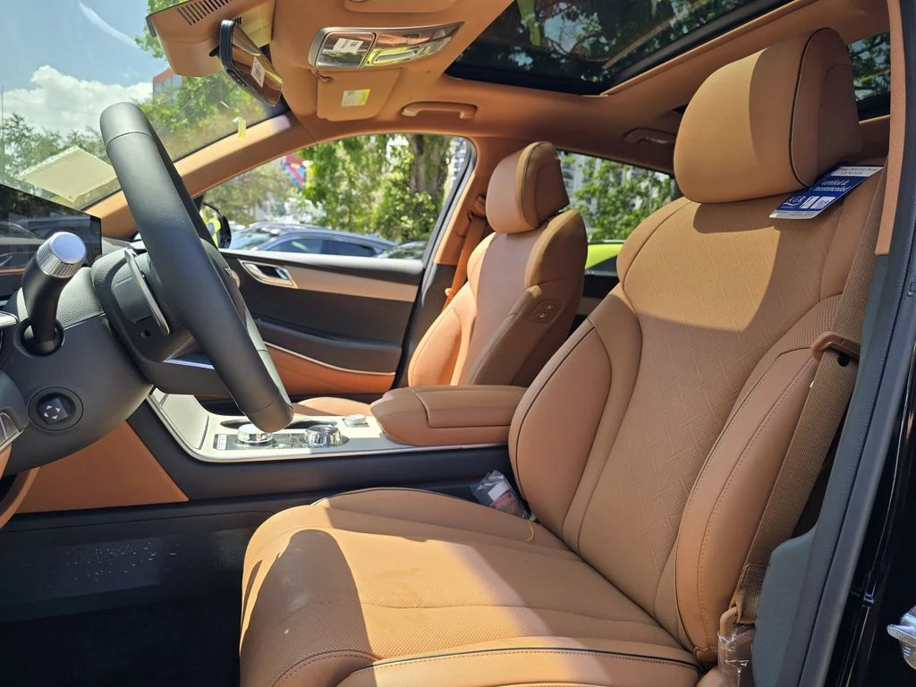 New 2026 White Genesis 2.5T Prestige image 16
