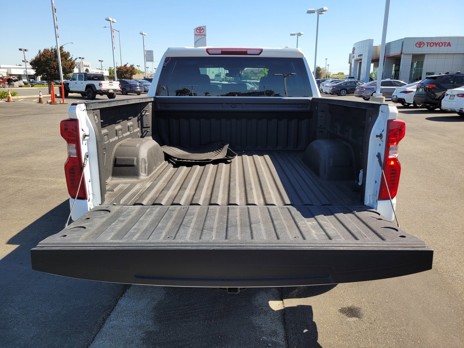 Used 2023 Summit White Chevrolet Custom image 10