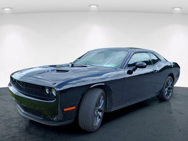 Used 2023 Black Dodge SXT image 2