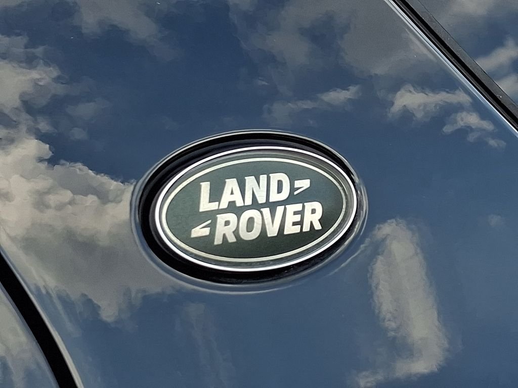 Used 2018 Narvik Black Land Rover SE image 30