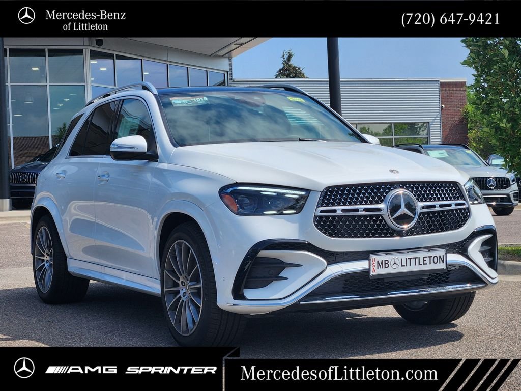 New 2026 MANUFAKTUR Moonlight White Metallic Mercedes-Benz GLE 450 image 3