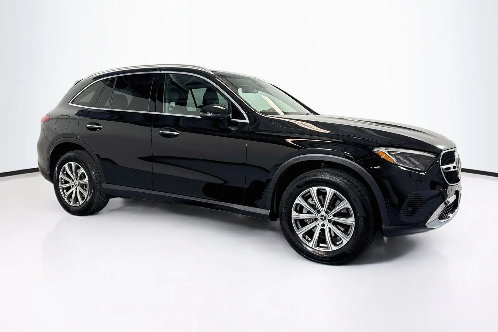 Used 2026 Black Mercedes-Benz GLC 300 image 3