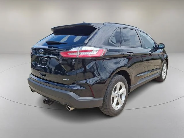 Used 2020 Black Ford SE image 10