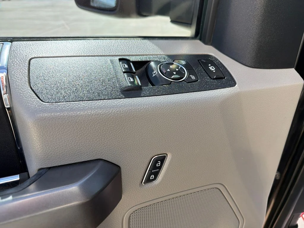 Used 2019 Black Ford XLT image 12