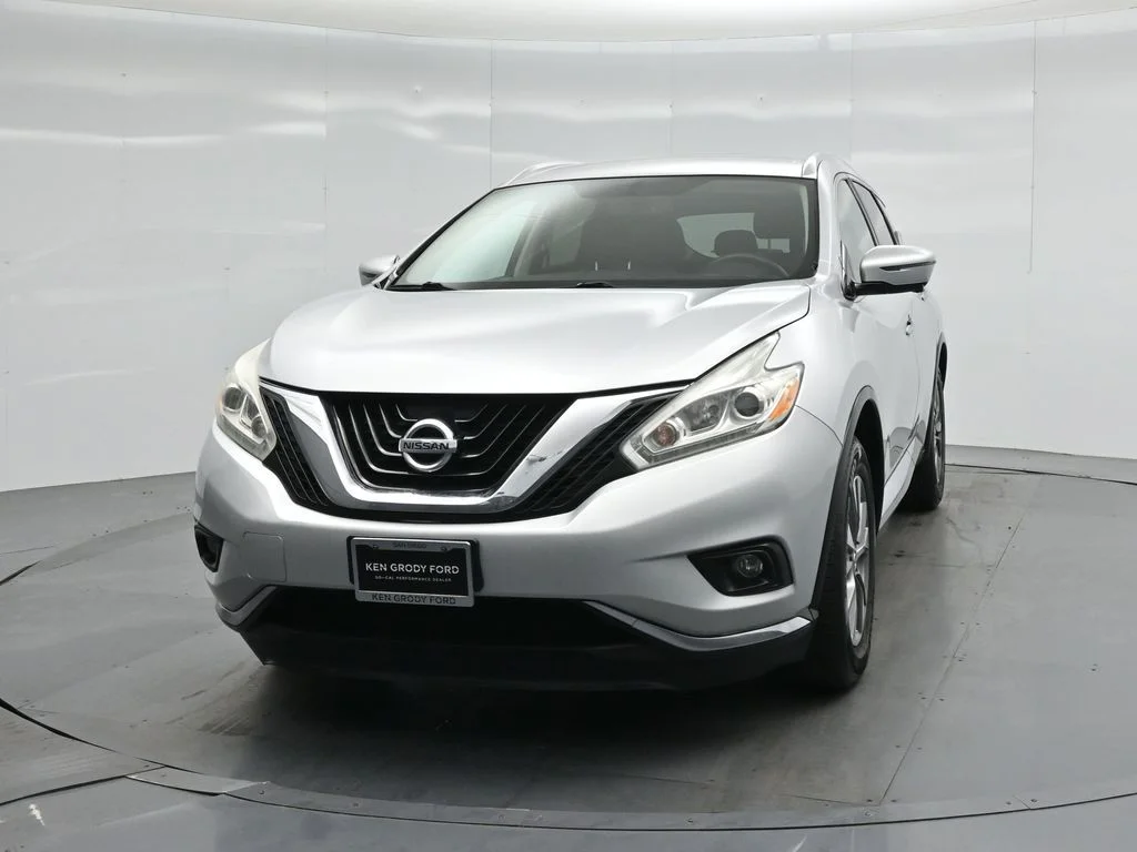 Used 2016 Silver Nissan SL image 51