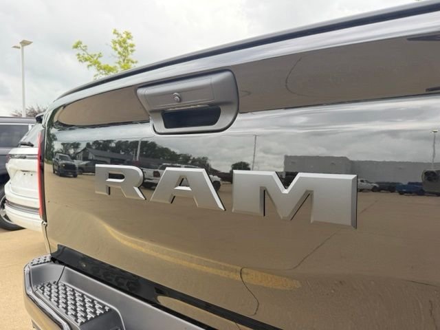 New 2026 Diamond Black Crystal Pearl-Coat Exterior Paint Ram Express image 14