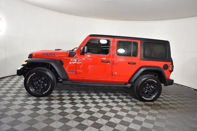 Used 2023 Red Jeep 4x4 image 4