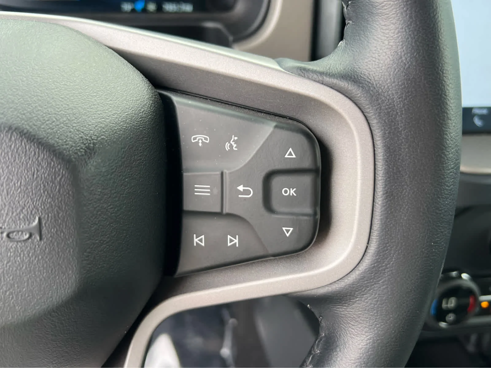 Used 2025 Gray Ford Outer Banks image 33