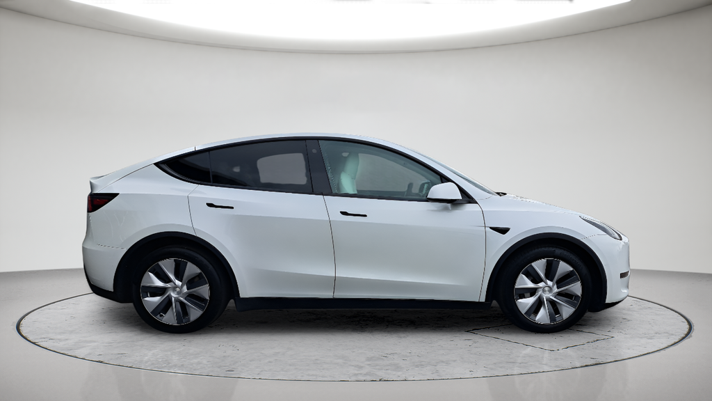 Used 2021  Tesla Long Range image 6
