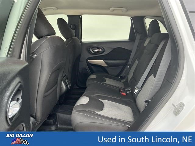 Used 2017 Bright White Clearcoat Jeep Altitude image 18