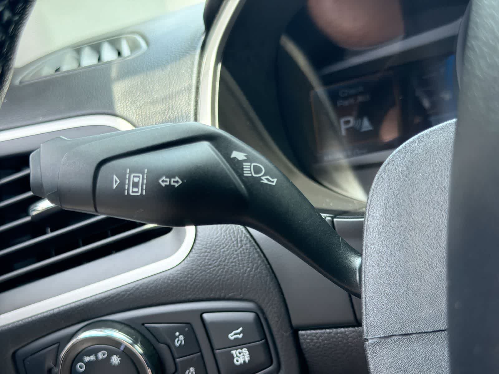 Used 2020 Magnetic Metallic Ford SEL image 28