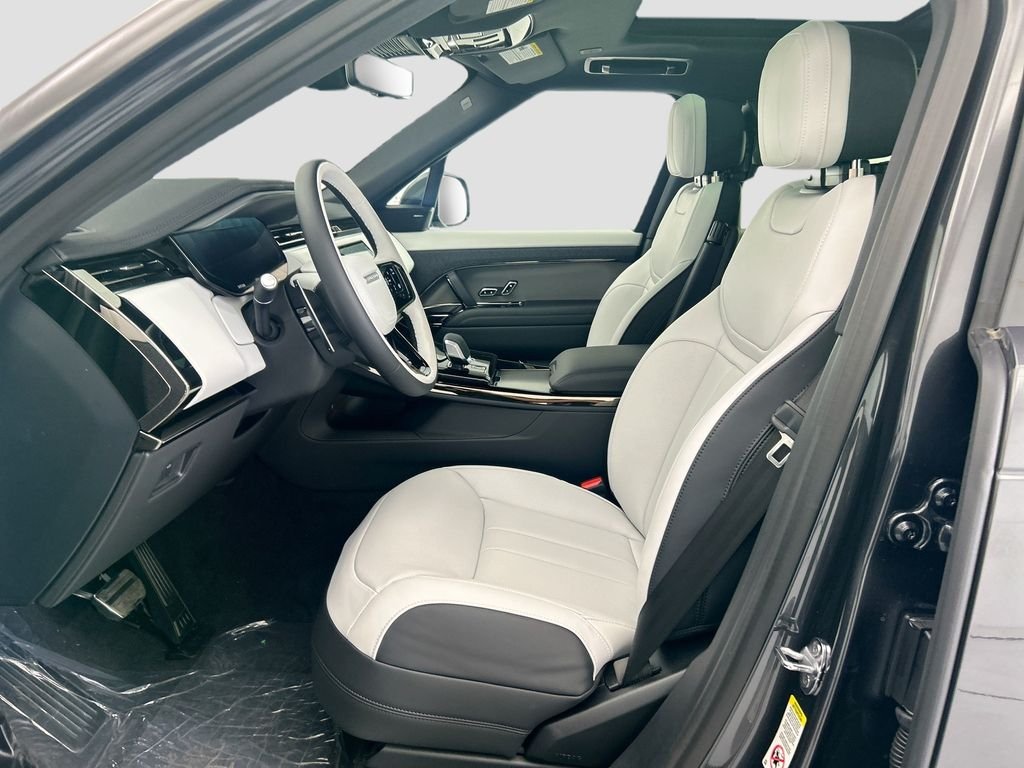New 2026 Carpathian Grey Land Rover Dynamic SE image 18
