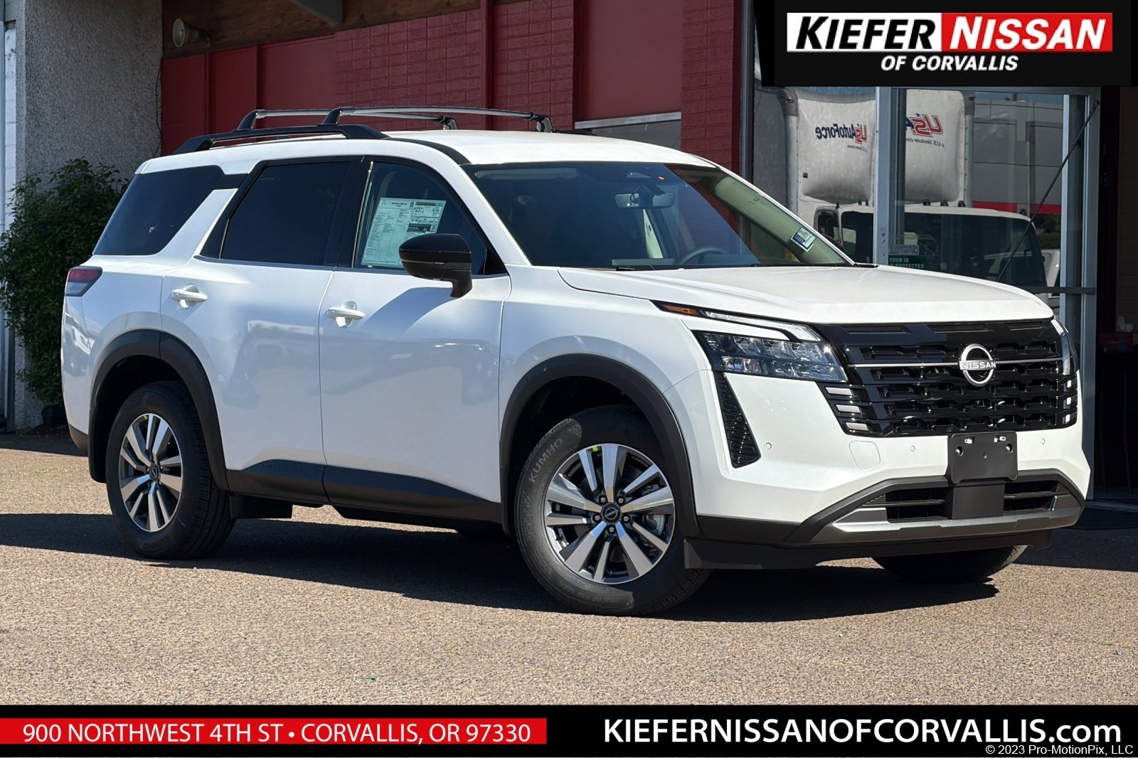 2026 Nissan Pathfinder SL 4WD's photo