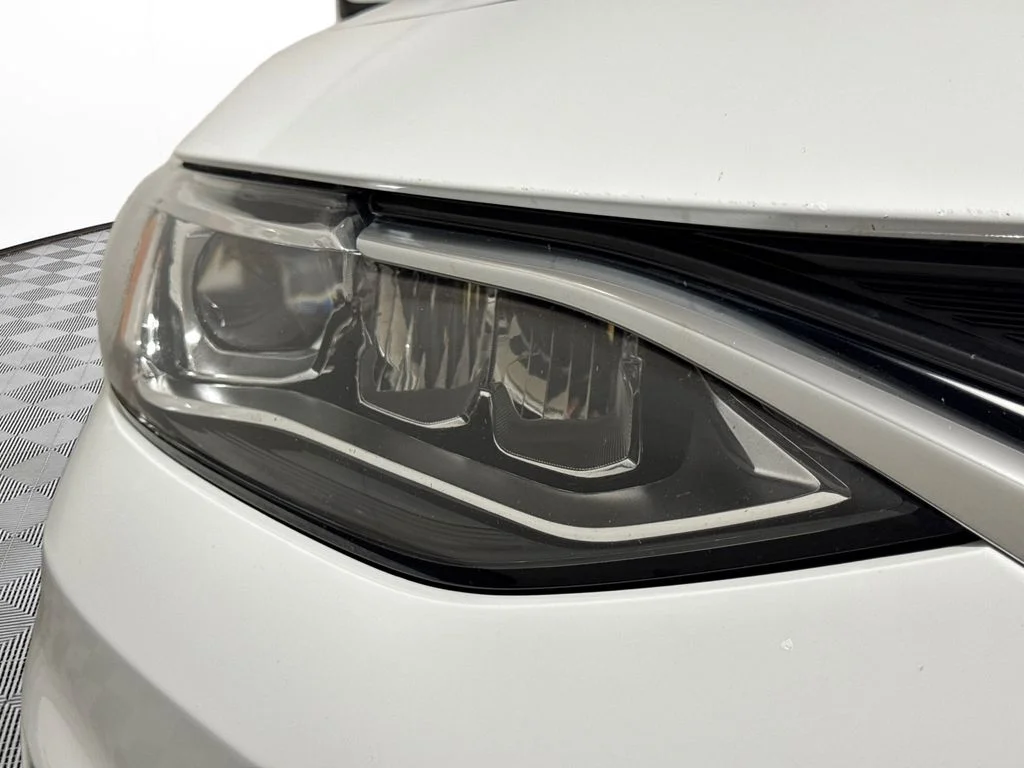 Used 2024 White Chevrolet LT image 17