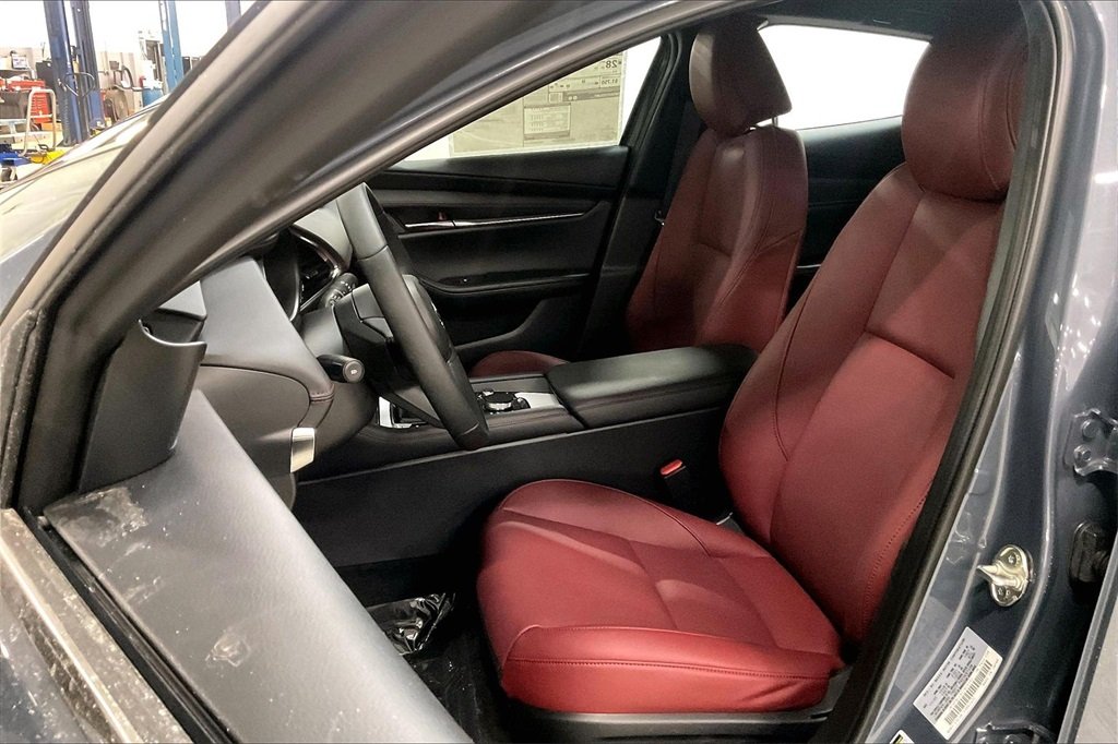 2026 MAZDA MAZDA3 - Image 8