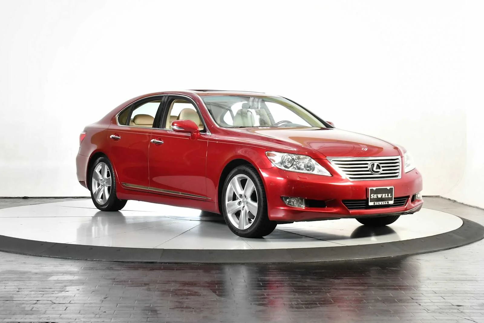 Used 2010 Matador Red Mica Lexus  image 9