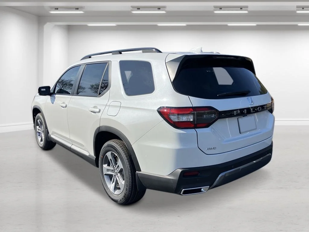 New 2026 Platinum White Pearl Honda EX-L image 3