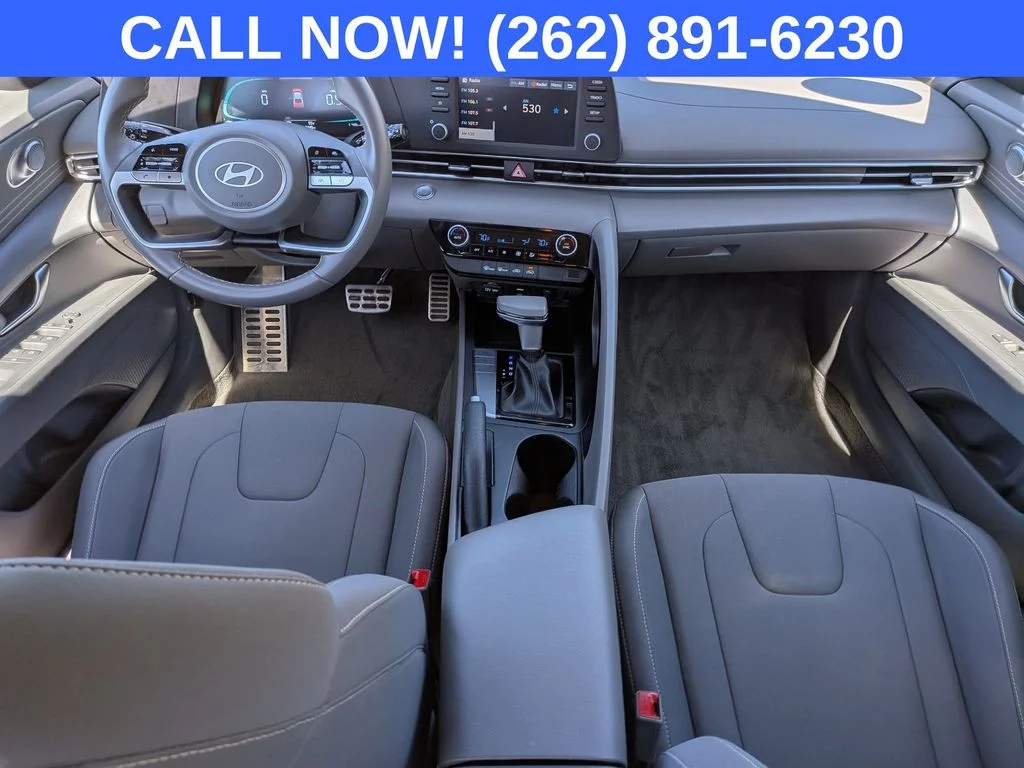 Used 2025 Black Hyundai SEL Sport image 24