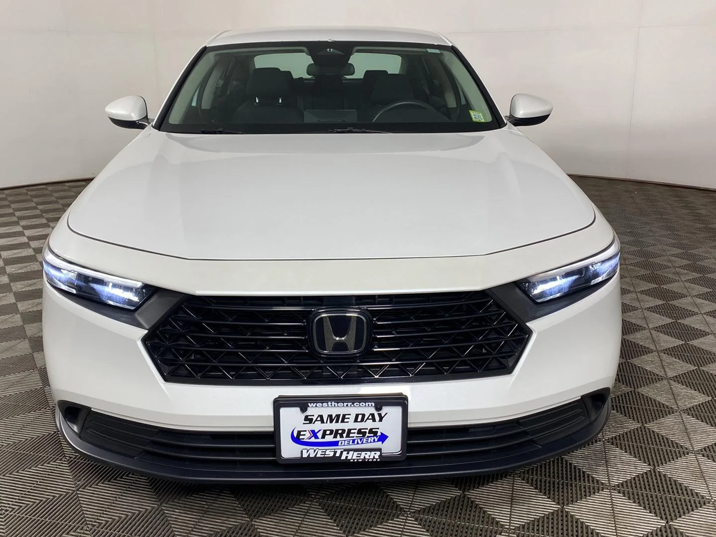 Used 2023 Platinum White Pearl Honda LX image 8