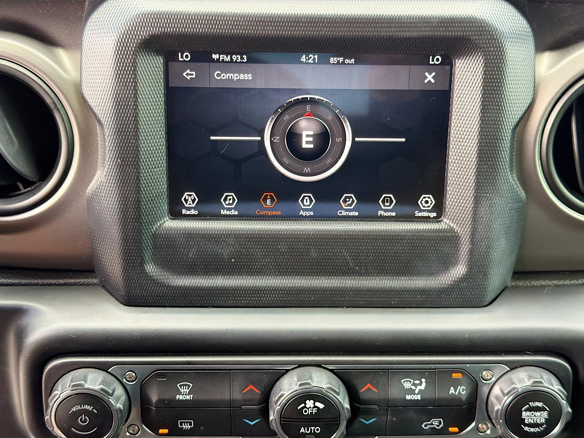 Used 2019 Black Clearcoat Jeep Sport S image 30