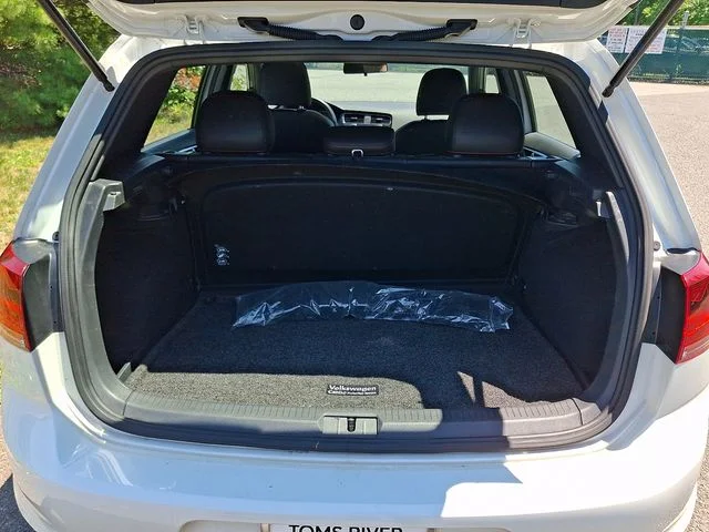 Used 2017 White Volkswagen  image 29