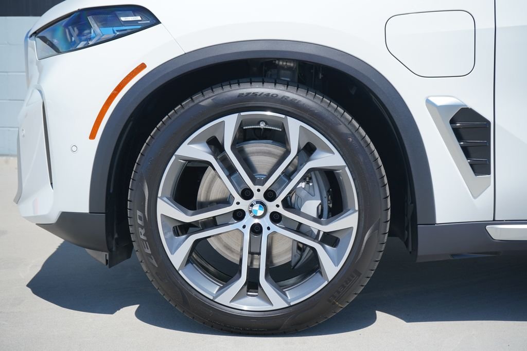 New 2026 Alpine White BMW xDrive50e image 5